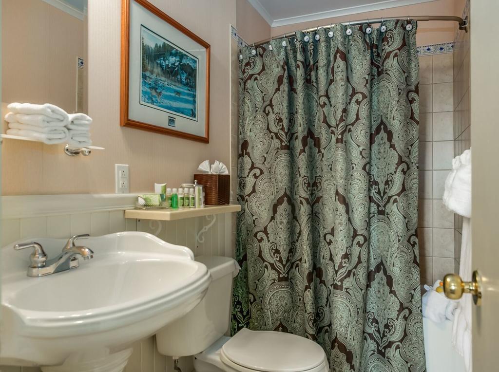 George House Heritage Bed And Breakfast Dildo エクステリア 写真